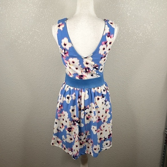 Three Hearts Blue & Pink Floral Summer Dress Size Medium - Picture 4 of 5